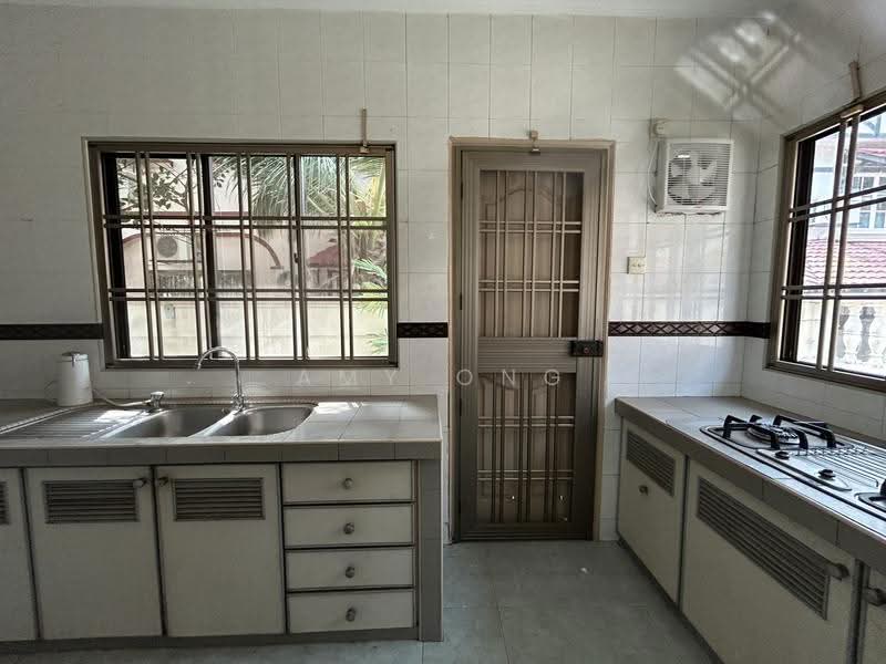 Semi-Detached House for Sale in Usj 11 (Subang Jaya) - Amy Ong - Kitchen - PropertyGuru.com.my