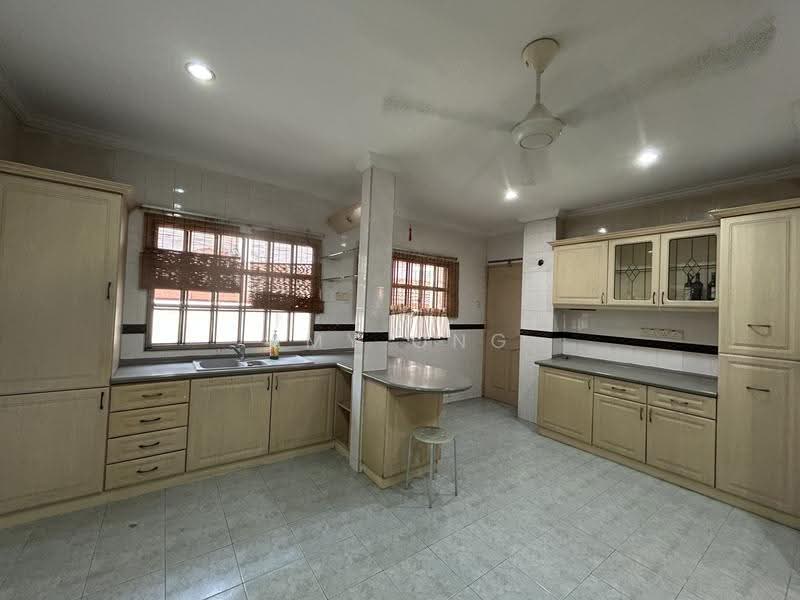 Semi-Detached House for Sale in Usj 11 (Subang Jaya) - Amy Ong - Kitchen - PropertyGuru.com.my