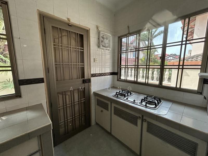 Semi-Detached House for Sale in Usj 11 (Subang Jaya) - Amy Ong - Kitchen - PropertyGuru.com.my