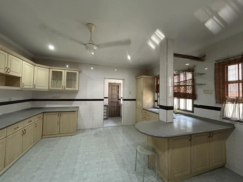 Semi-Detached House for Sale in Usj 11 (Subang Jaya) - Amy Ong - Kitchen - PropertyGuru.com.my
