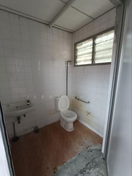 Shop / Office untuk Dijual di Bandar Baru Menglembu (Menglembu) - Jerry Chow - Bathroom - PropertyGuru.com.my