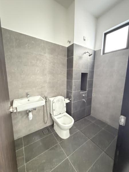 2-storey Terraced House for Sale in Taman Impian Emas (Skudai) - Darren Ho - Bathroom - PropertyGuru.com.my