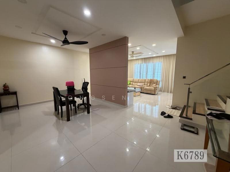 Rumah Teres 2-Tingkat untuk Dijual di Setia Utama (Setia Alam) - Yongsen Lim - Living Room - PropertyGuru.com.my