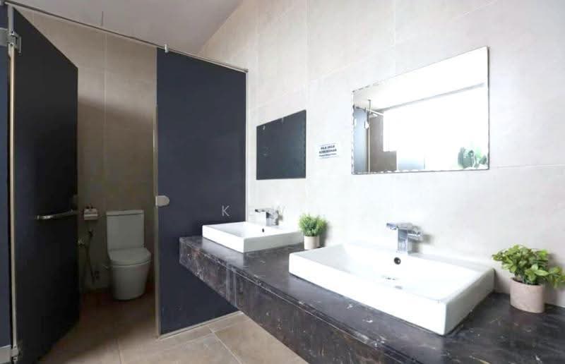 Bungalow House untuk Disewa di Taman Desa Ros (Kajang) - Kew . - Bathroom - PropertyGuru.com.my