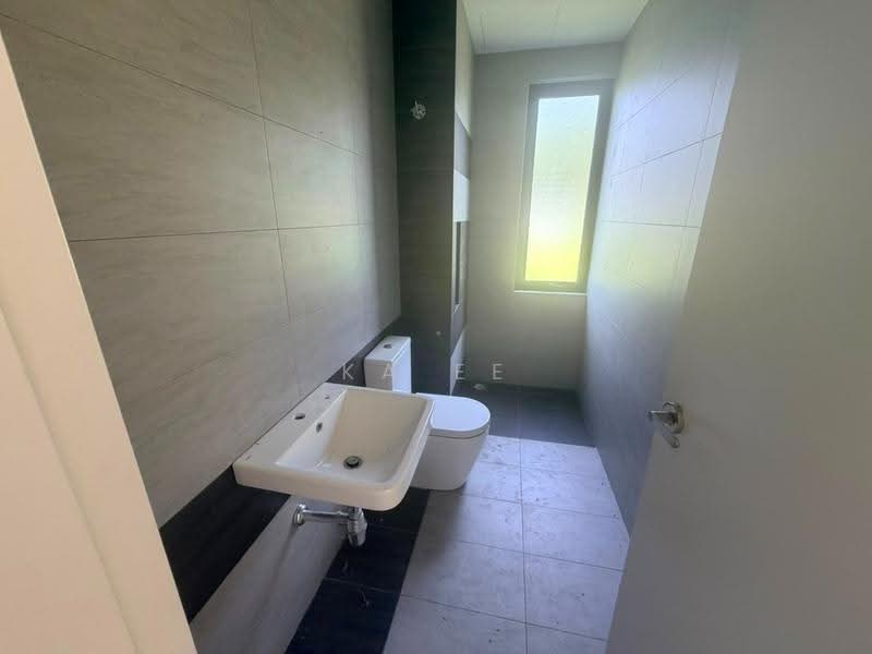 Rumah Berkembar untuk Dijual di Sungai Buloh (Selangor) - Ka Ee - Bathroom - PropertyGuru.com.my