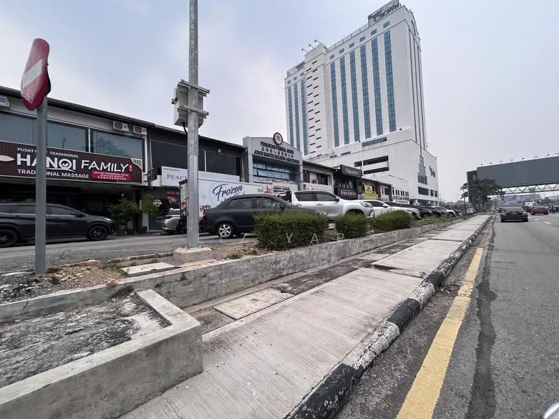 Shop for Sale in Taman Century (Johor Bahru) - Liz Yap - Exterior - PropertyGuru.com.my