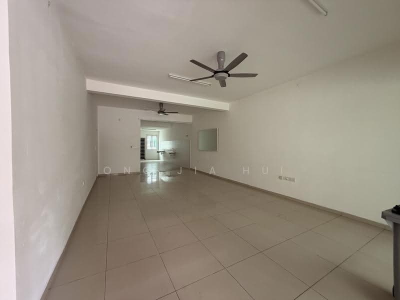 Rumah Teres untuk Dijual di Bandar Sri Sendayan (Negeri Sembilan) - Ong Jia Hui - Living Room - PropertyGuru.com.my