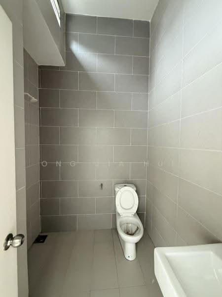 Rumah Teres untuk Dijual di Bandar Sri Sendayan (Negeri Sembilan) - Ong Jia Hui - Bathroom - PropertyGuru.com.my