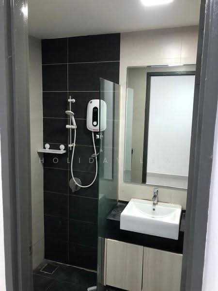 Kondominium untuk Disewa di Queensville - Holiday Lew - Bathroom - PropertyGuru.com.my
