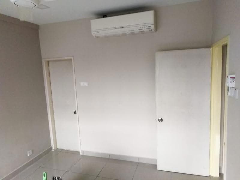Kondominium untuk Dijual di First Residence (Residensi Unggul) - Kelven Tan - Interior - PropertyGuru.com.my