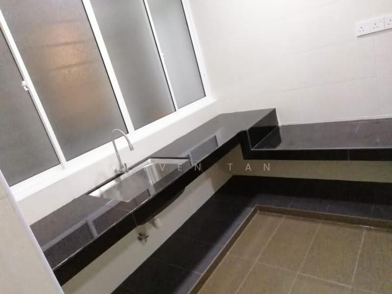 Kondominium untuk Dijual di First Residence (Residensi Unggul) - Kelven Tan - Kitchen - PropertyGuru.com.my