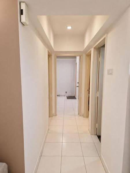Kondominium untuk Dijual di First Residence (Residensi Unggul) - Kelven Tan - Corridor - PropertyGuru.com.my