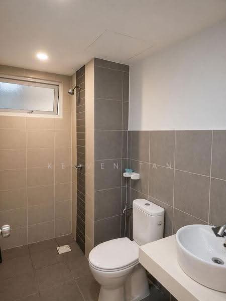 Kondominium untuk Dijual di First Residence (Residensi Unggul) - Kelven Tan - Bathroom - PropertyGuru.com.my