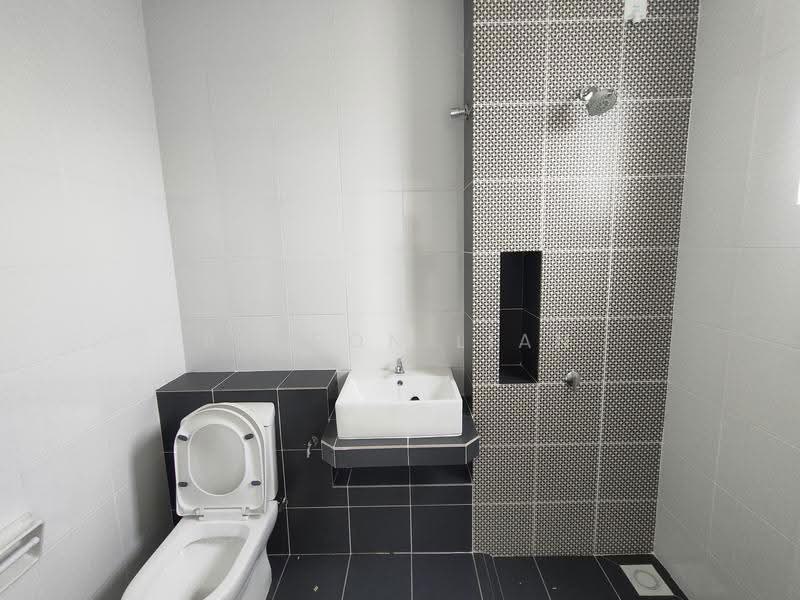Terraced House for Rent in Eco Grandeur (Puncak Alam) - Benson Lian - Bathroom - PropertyGuru.com.my