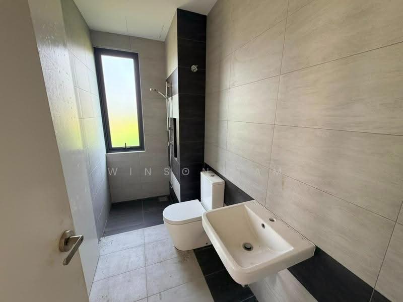 Rumah Berkembar untuk Dijual di Sungai Buloh (Selangor) - Winson Tam - Bathroom - PropertyGuru.com.my