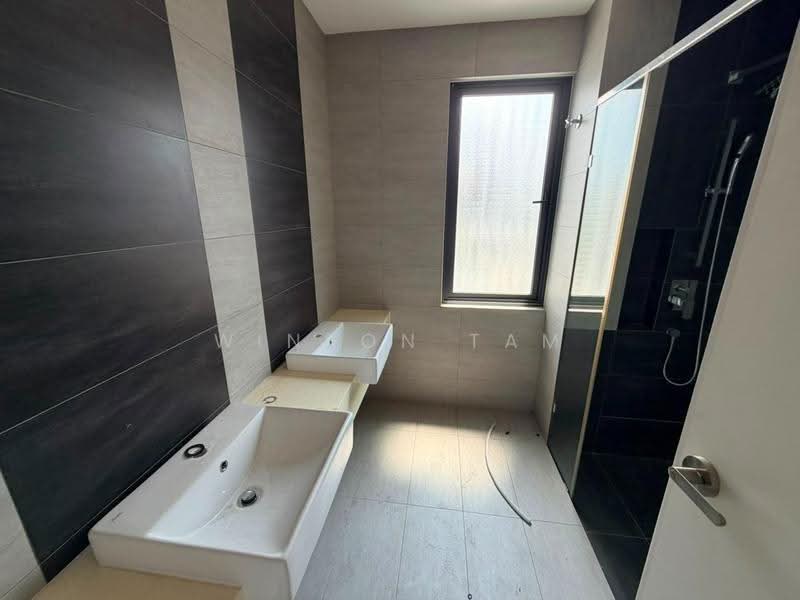Rumah Berkembar untuk Dijual di Sungai Buloh (Selangor) - Winson Tam - Bathroom - PropertyGuru.com.my