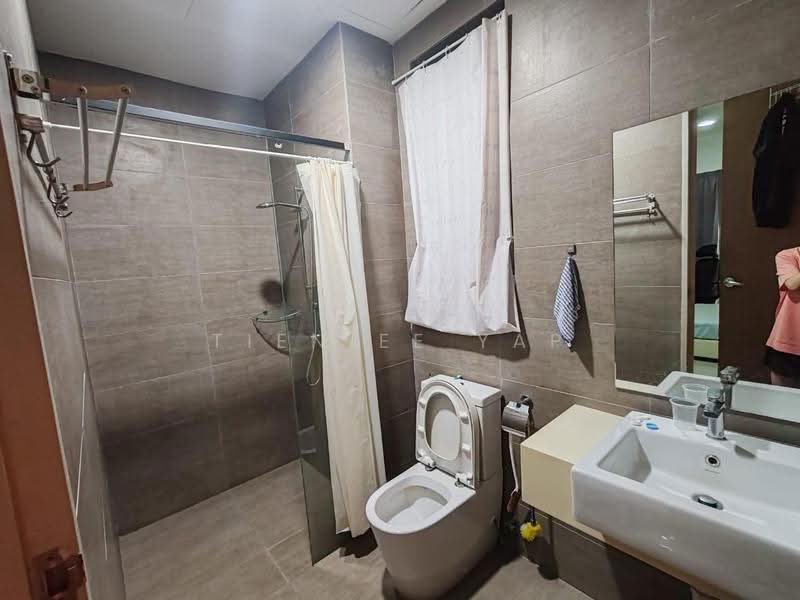 Service Residence for Sale at Citizen @ Old Klang Road - Tien Ee Yap - Bathroom - PropertyGuru.com.my
