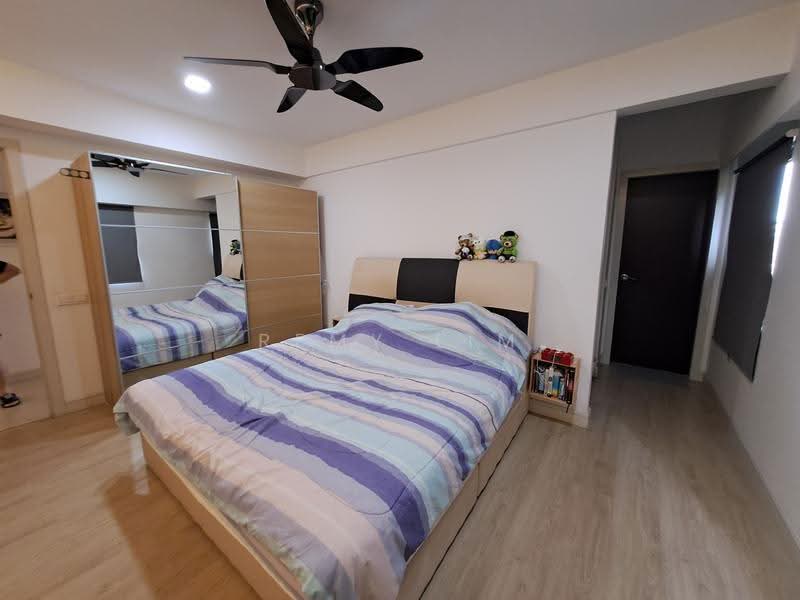 Kondominium untuk Dijual di Royalle Condominium - Remy Lim - Bedroom - PropertyGuru.com.my