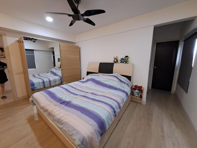 Kondominium untuk Dijual di Royalle Condominium - Remy Lim - Bedroom - PropertyGuru.com.my