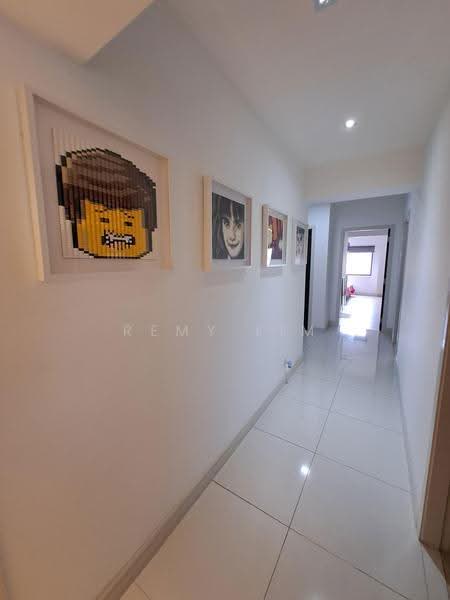 Kondominium untuk Dijual di Royalle Condominium - Remy Lim - Corridor - PropertyGuru.com.my