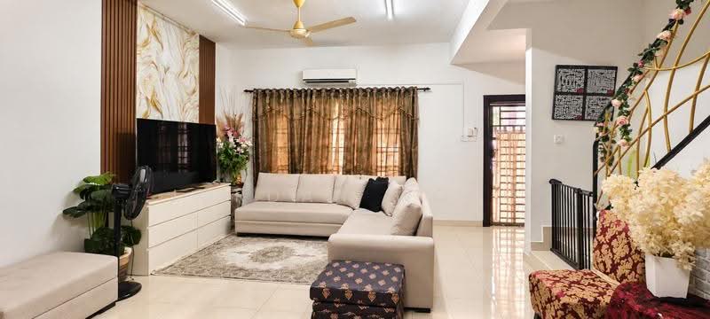 Rumah Teres 2-Tingkat untuk Dijual di Bandar Dato Onn (Tebrau) - Jordan Wong - Living Room - PropertyGuru.com.my