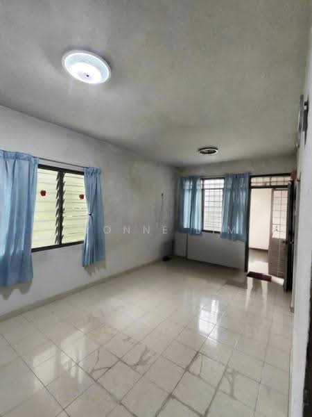 Rumah Flat untuk Dijual di Pangsapuri Seroja - Yvonne Lim - Living Room - PropertyGuru.com.my