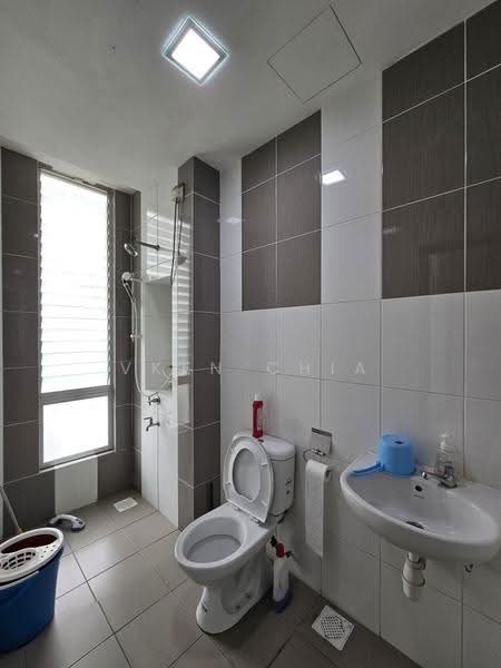 Townhouse for Rent in Taman Sutera Utama (Skudai) - Vken Chia - Bathroom - PropertyGuru.com.my