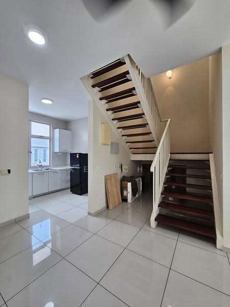 Townhouse for Rent in Taman Sutera Utama (Skudai) - Vken Chia - Kitchen - PropertyGuru.com.my