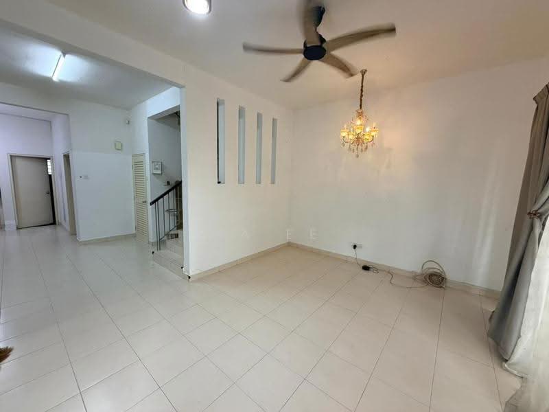 2-storey Terraced House for Sale in Bandar Seri Coalfields (Sungai Buloh) - Ka Ee - Living Room - PropertyGuru.com.my