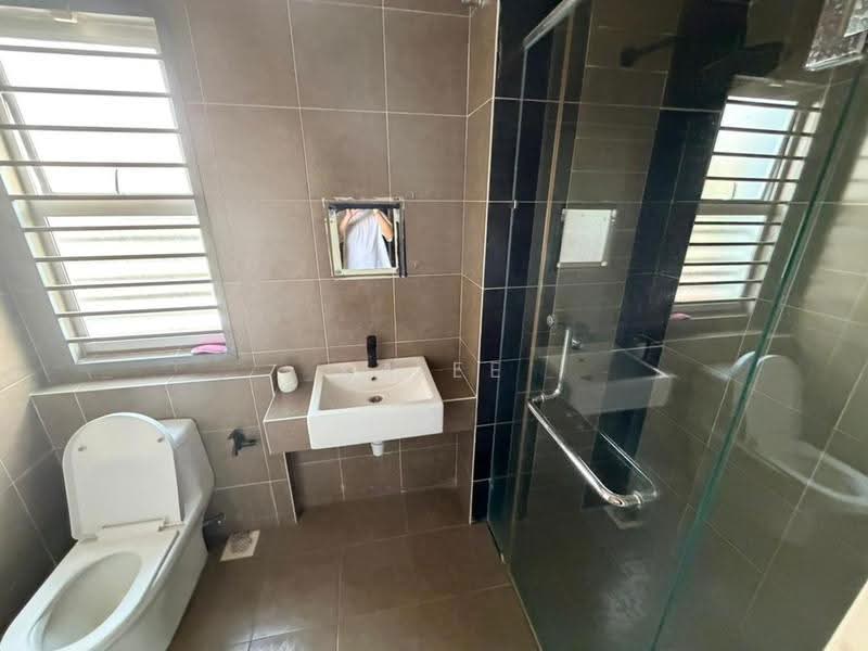 2-storey Terraced House for Sale in Bandar Seri Coalfields (Sungai Buloh) - Ka Ee - Bathroom - PropertyGuru.com.my