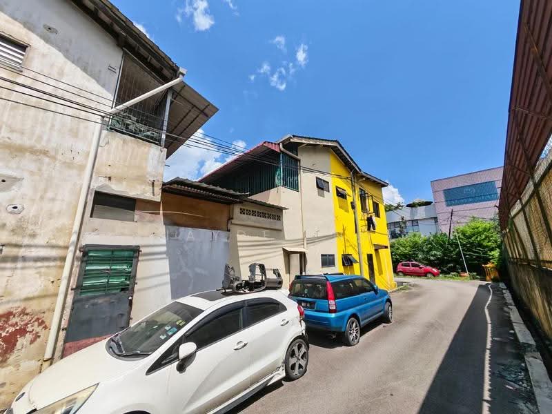 Shop for Sale in Tampoi (Johor) - Jayden Ng - Exterior - PropertyGuru.com.my