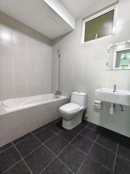 Condominium for Rent at Tropicana Bay Residences - Jovin Pang - Bathroom - PropertyGuru.com.my