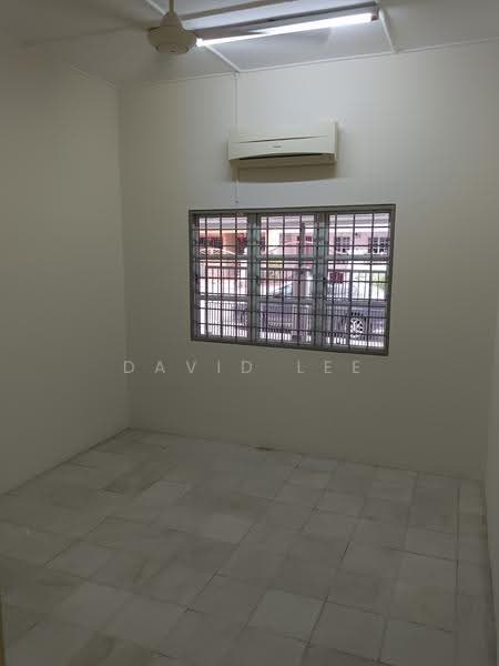 Rumah Teres 1-Tingkat untuk Dijual di Taman Gembira (Jalan Klang Lama (Old Klang Road)) - David Lee - Bedroom - PropertyGuru.com.my