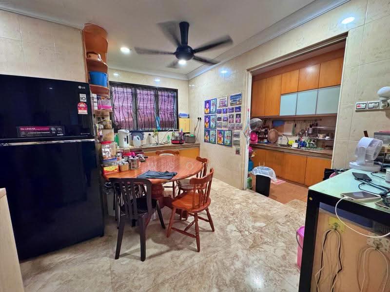 Rumah Berkembar untuk Dijual di Taman Naga Emas (Salak South) - Hewson Oh - Kitchen - PropertyGuru.com.my