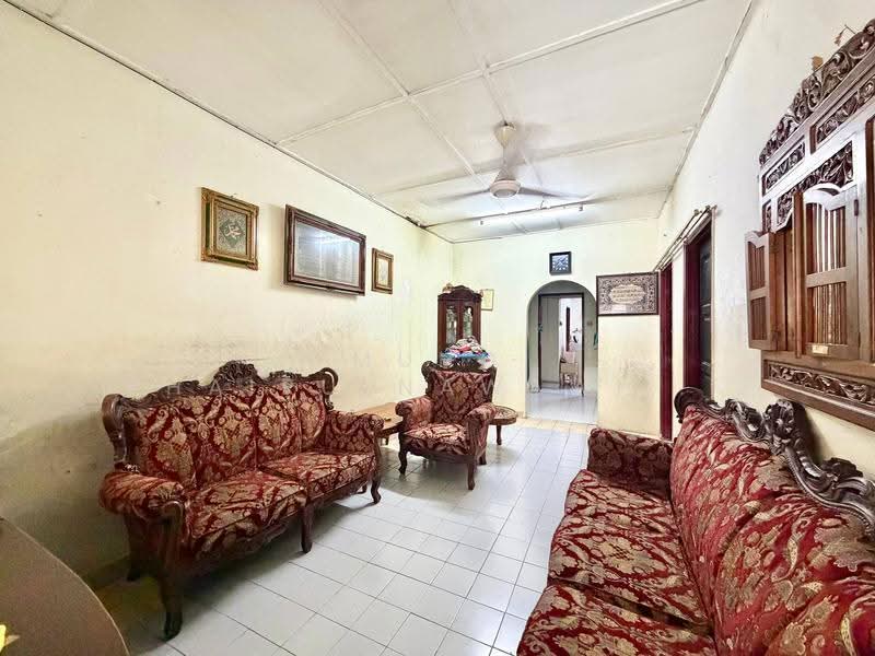 1-storey Terraced House for Sale in Seksyen 17 (Shah Alam) - Muhd Khairulnawawi Kamaruddin - Living Room - PropertyGuru.com.my