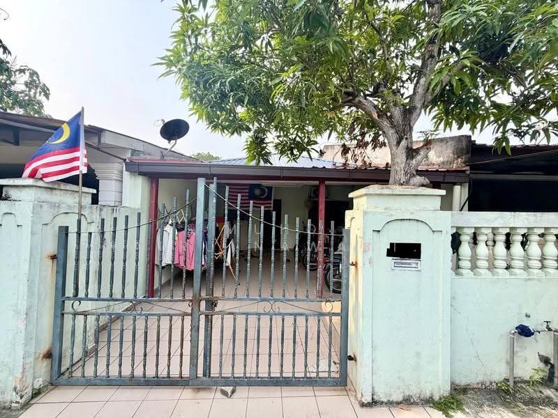 1-storey Terraced House for Sale in Seksyen 17 (Shah Alam) - Muhd Khairulnawawi Kamaruddin - Exterior - PropertyGuru.com.my