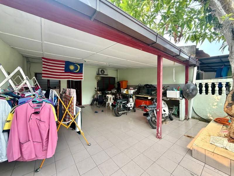 1-storey Terraced House for Sale in Seksyen 17 (Shah Alam) - Muhd Khairulnawawi Kamaruddin - Exterior - PropertyGuru.com.my