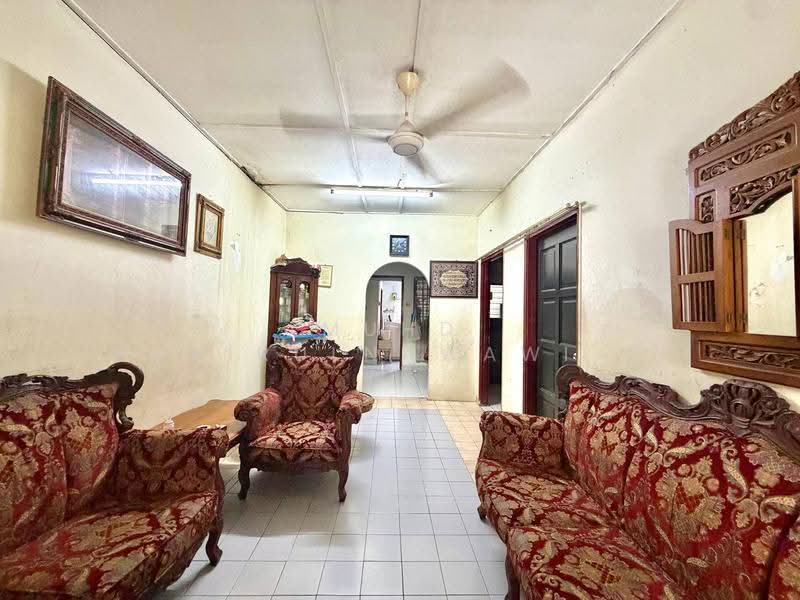 1-storey Terraced House for Sale in Seksyen 17 (Shah Alam) - Muhd Khairulnawawi Kamaruddin - Living Room - PropertyGuru.com.my