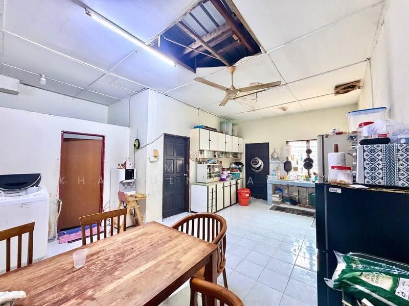 1-storey Terraced House for Sale in Seksyen 17 (Shah Alam) - Muhd Khairulnawawi Kamaruddin - Kitchen - PropertyGuru.com.my