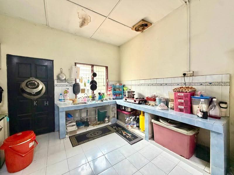1-storey Terraced House for Sale in Seksyen 17 (Shah Alam) - Muhd Khairulnawawi Kamaruddin - Kitchen - PropertyGuru.com.my