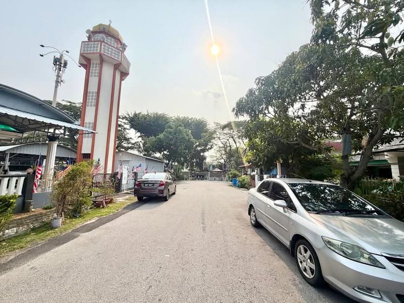 1-storey Terraced House for Sale in Seksyen 17 (Shah Alam) - Muhd Khairulnawawi Kamaruddin - Exterior - PropertyGuru.com.my