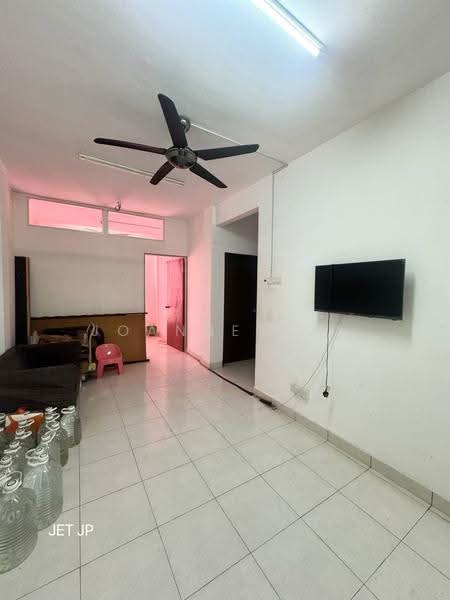 Pangsapuri untuk Dijual di Orchis Apartment - Joanne Pua - Living Room - PropertyGuru.com.my