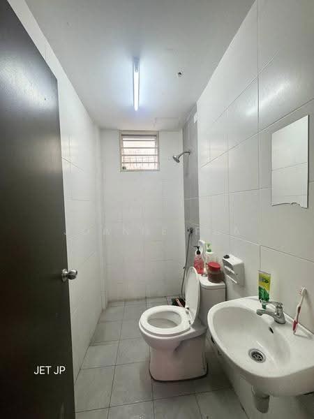 Pangsapuri untuk Dijual di Orchis Apartment - Joanne Pua - Bathroom - PropertyGuru.com.my