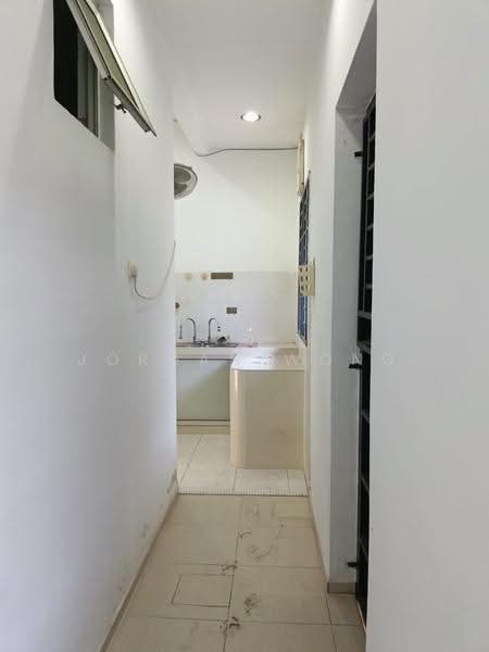 Rumah Teres 2-Tingkat untuk Dijual di Taman Ehsan Jaya (Ulu Tiram) - Jordan Wong - Kitchen - PropertyGuru.com.my