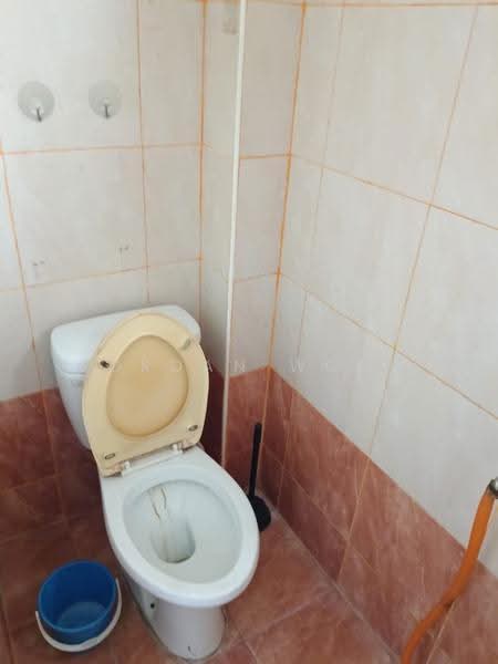Rumah Teres 2-Tingkat untuk Dijual di Taman Ehsan Jaya (Ulu Tiram) - Jordan Wong - Bathroom - PropertyGuru.com.my
