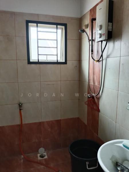 Rumah Teres 2-Tingkat untuk Dijual di Taman Ehsan Jaya (Ulu Tiram) - Jordan Wong - Bathroom - PropertyGuru.com.my