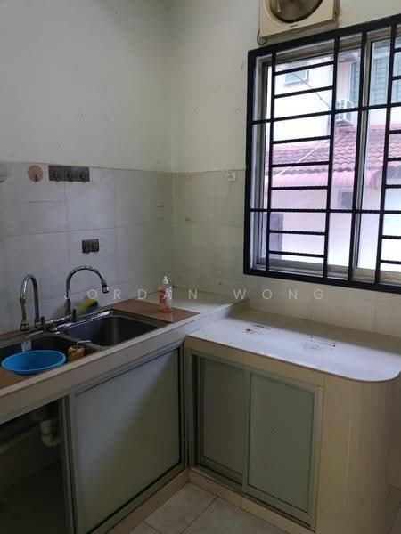 Rumah Teres 2-Tingkat untuk Dijual di Taman Ehsan Jaya (Ulu Tiram) - Jordan Wong - Kitchen - PropertyGuru.com.my