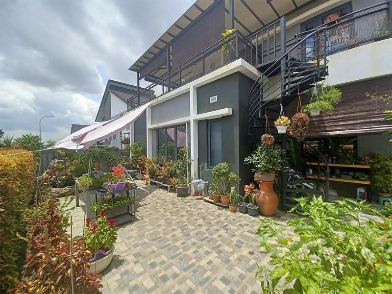 Semi-Detached House for Sale in Sungai Buloh (Selangor) - Ka Ee - Exterior - PropertyGuru.com.my