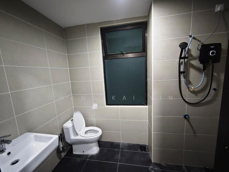 Service Residence for Rent at Wave @ Marina Cove - Chang Kai Yin - Bathroom - PropertyGuru.com.my