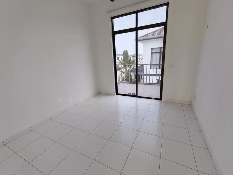 2-storey Terraced House for Rent in Puncak Alam (Selangor) - Benson Lian - Balcony - PropertyGuru.com.my